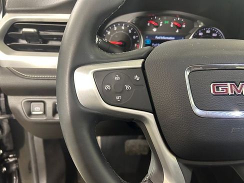 Used 2023 GMC Acadia SLT FWD image 16