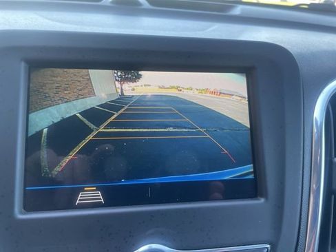 Used 2019 Chevrolet Equinox LT FWD image 37