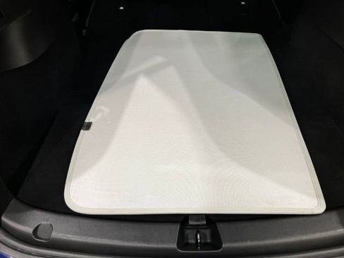 Used 2021 Tesla Model Y Long Range image 34