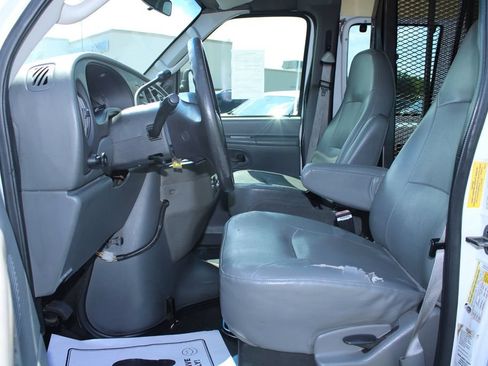 Used 2007 Ford E-250 and Econoline 250 RWD image 28