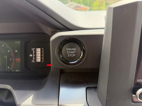 Certified 2026 Toyota Tacoma SR5 AWD/4WD image 22