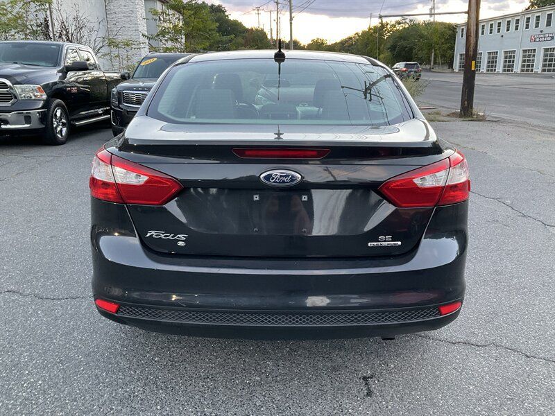 Used 2012 Ford Focus SE FWD image 6