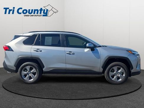 Used 2025 Toyota RAV4 XLE AWD/4WD image 9