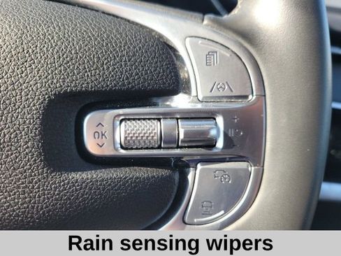 Used 2025 Genesis GV70 2.5T image 11