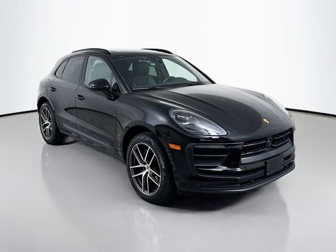 Certified 2023 Porsche Macan AWD/4WD image 7