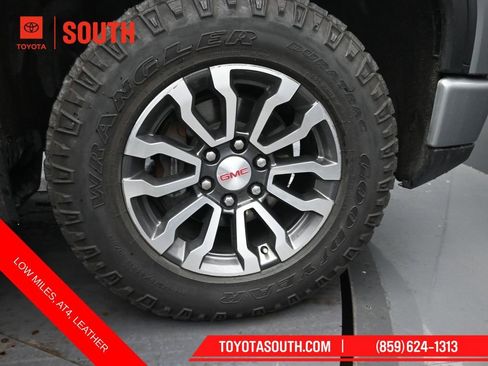 Used 2023 GMC Sierra 1500 AT4 w/ Technology Package image 29