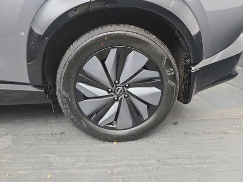 Used 2023 Nissan Ariya AWD image 16