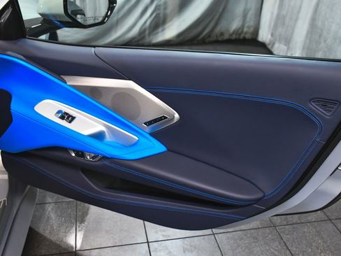 Used 2023 Chevrolet Corvette Stingray Premium Cpe w/ Body-Color Dual Roof Package RWD image 13