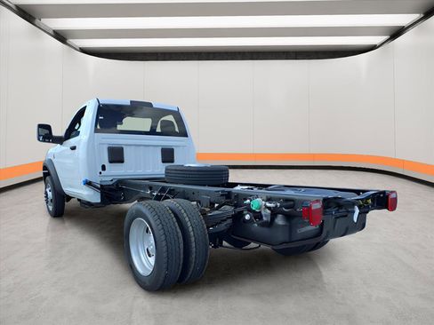 New 2026 RAM 5500 Tradesman w/ Chrome Appearance Group image 4