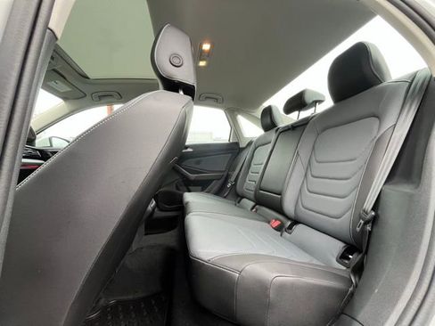 Certified 2025 Volkswagen Jetta SEL image 12