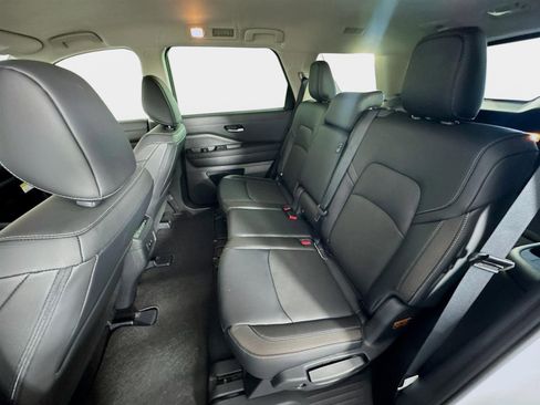 New 2026 Nissan Pathfinder SL image 21