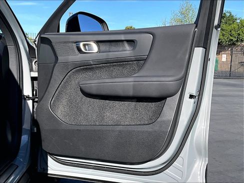 Used 2024 Volvo XC40 Recharge Plus w/ Protection Package Premier image 27