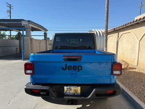 Used 2022 Jeep Gladiator Sport AWD/4WD image 7