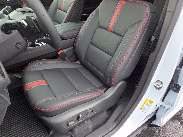 New 2027 Chevrolet Traverse RS w/ LPO, Floor Liner Package AWD/4WD image 26