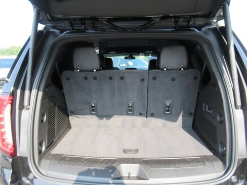 Used 2022 GMC Yukon SLT w/ SLT Luxury Package RWD image 37