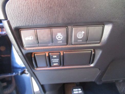 Used 2023 Nissan Armada Platinum w/ Captain's Chairs Package image 16