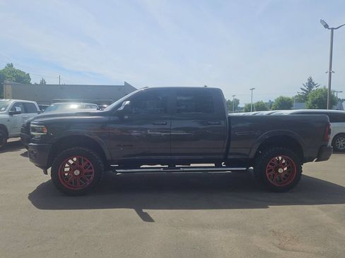 Used 2020 RAM 2500 Laramie w/ Night Edition AWD/4WD image 4