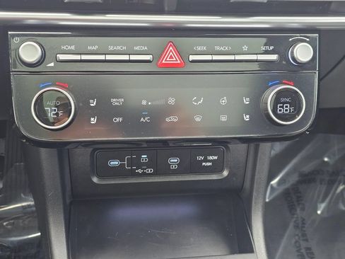 Used 2025 Hyundai Tucson Limited AWD/4WD image 32