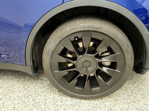 Used 2022 Tesla Model Y Long Range AWD/4WD image 9