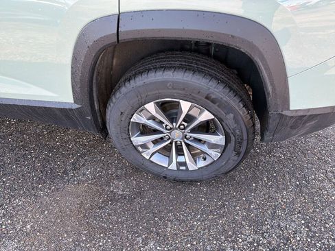 New 2026 Chevrolet Equinox LT w/ Convenience Package II AWD/4WD image 9