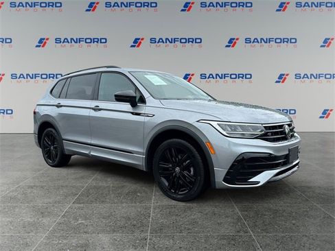 Used 2022 Volkswagen Tiguan SE R-Line image 7