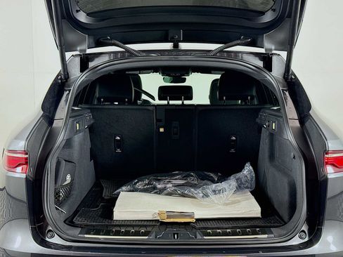 Used 2025 Jaguar F-PACE R-Dynamic S image 25