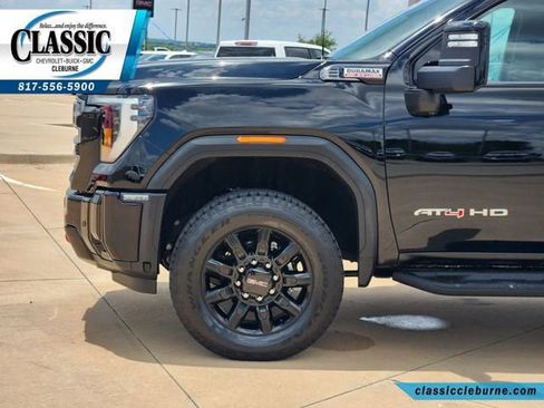 Used 2025 GMC Sierra 2500 AT4 w/ Technology Package AWD/4WD image 12