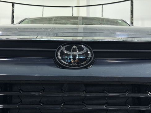 Used 2024 Toyota Grand Highlander AWD image 12