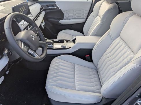 New 2026 Mitsubishi Outlander SEL image 12