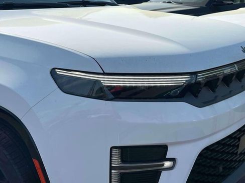 New 2026 Jeep Grand Wagoneer Limited AWD/4WD image 7