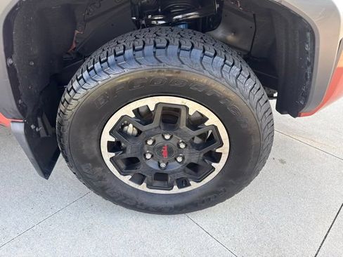 Used 2025 Toyota Tacoma TRD Off-Road w/ TRD Off Road Upgrade Package AWD/4WD image 9