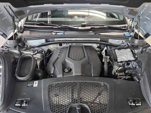 Certified 2026 Porsche Macan AWD/4WD image 29