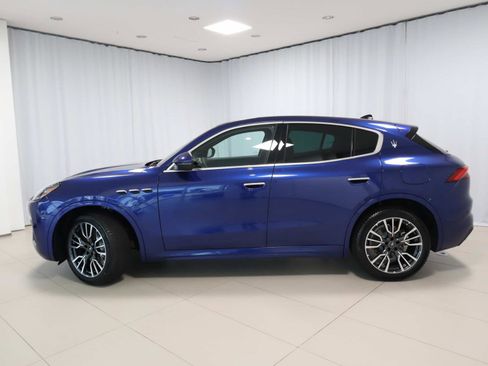 New 2025 Maserati Grecale GT image 2