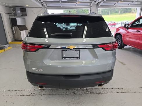 Used 2023 Chevrolet Traverse LT FWD image 4