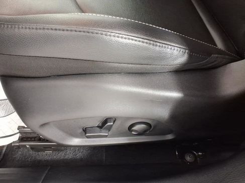 Used 2025 Jeep Compass Limited image 12