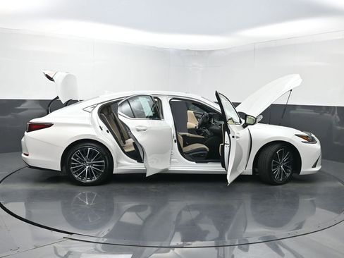 Used 2020 Lexus ES 350 Luxury w/ Accessory Package 2 image 39