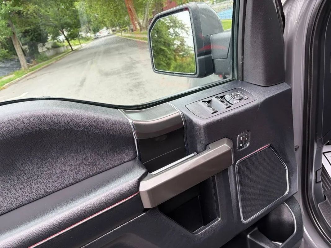 Used 2020 Ford F150 Lariat w/ Equipment Group 502A Luxury AWD/4WD image 13