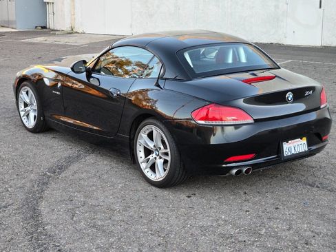 Used 2009 BMW Z4 sDrive30i image 16
