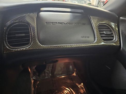 Used 2001 Chevrolet Corvette Convertible w/ Preferred Equipment Group2 RWD image 20