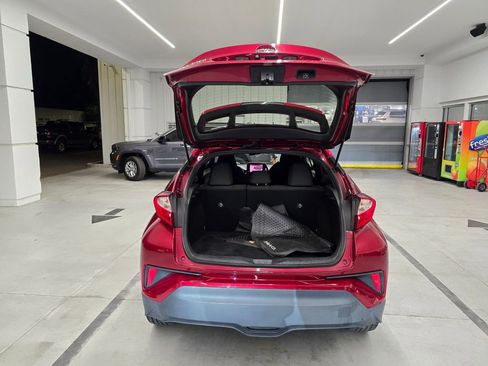 Used 2019 Toyota C-HR XLE image 33