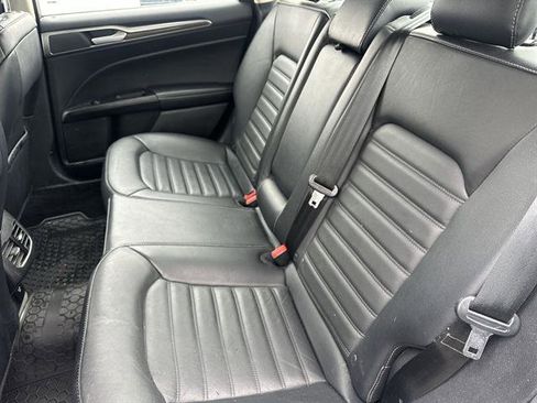 Used 2018 Ford Fusion SE w/ Fusion SE Technology Package image 20