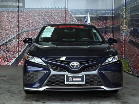 Used 2021 Toyota Camry XSE image 3