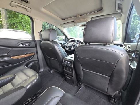 Used 2017 GMC Acadia Denali w/ Technology Package AWD/4WD image 18