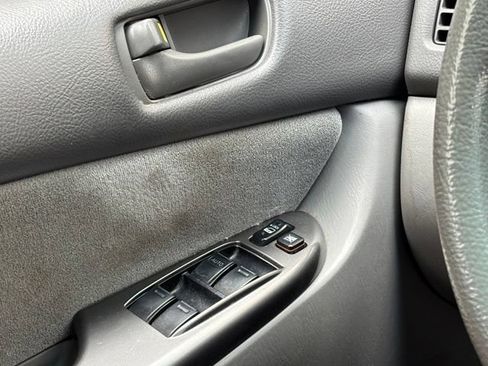 Used 2010 Toyota Sienna CE FWD image 21