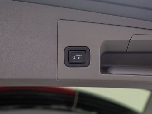 New 2026 Cadillac XT5 Premium Luxury w/ LPO, Floor Liner Package image 33