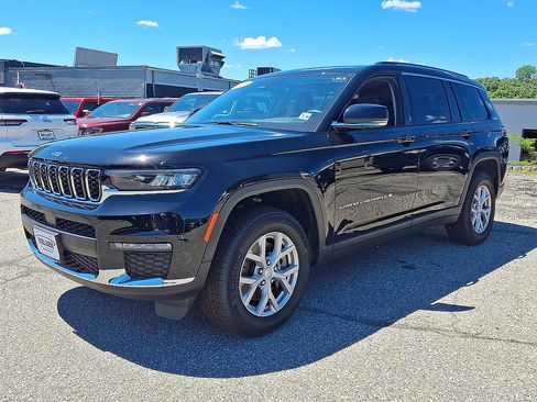 Used 2023 Jeep Grand Cherokee L Limited AWD/4WD image 4