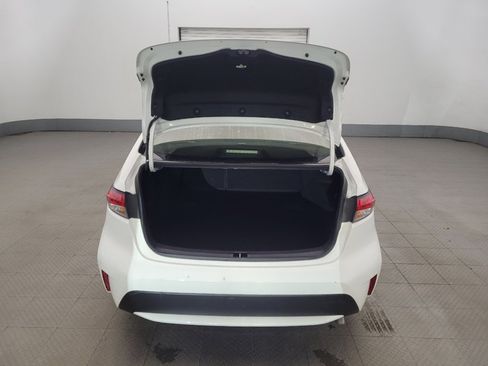 Used 2021 Toyota Corolla LE FWD image 29