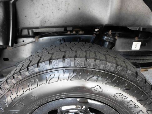 Used 2022 Toyota Tacoma SR AWD/4WD image 29