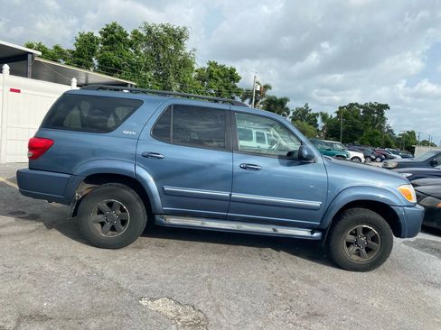 Used 2007 Toyota Sequoia SR5 image 2