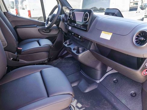 New 2025 Mercedes-Benz Sprinter 2500 image 16